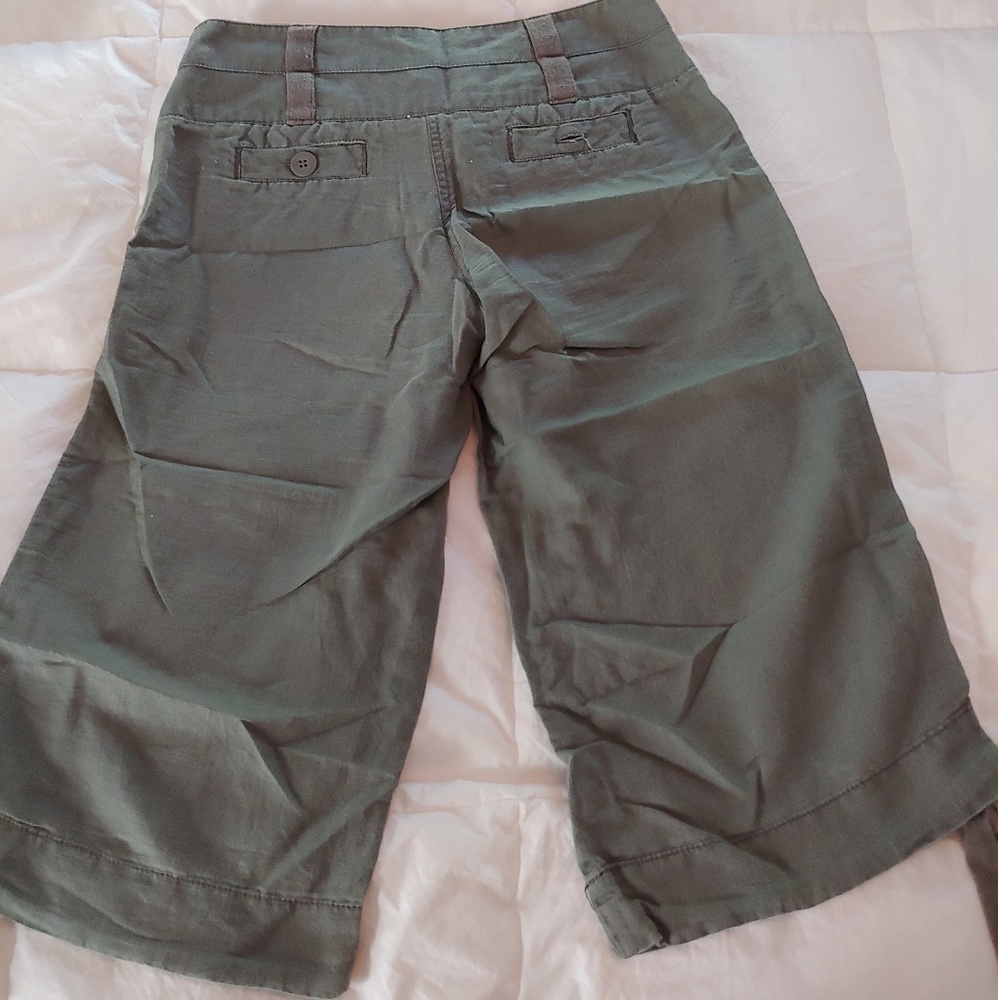 Capri pants - Picture 2 of 7